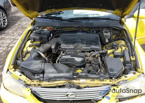 2001 Lexus Is 300 из США, поврежденный, VIN JTHBD182610014669